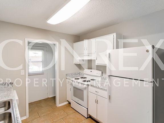 4th image of 813 N Burbank Dr
