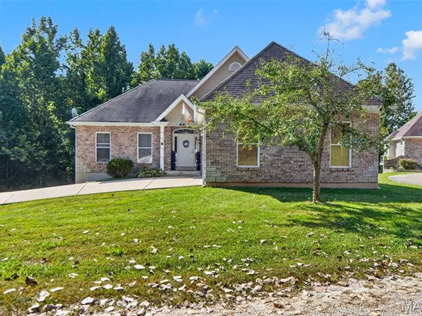 881 Riverview Dr, Golden Eagle, IL 62036