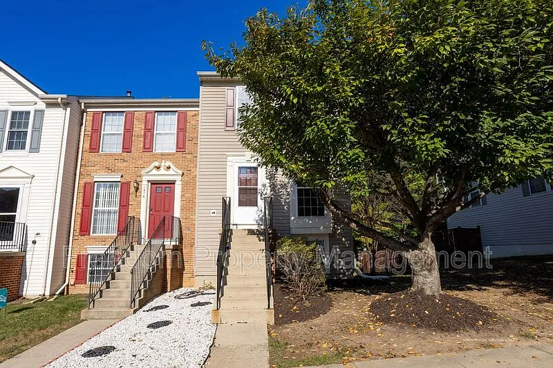 3 bed, 2.5 bath, 1478 sqft, $2,642 — Photo 1
