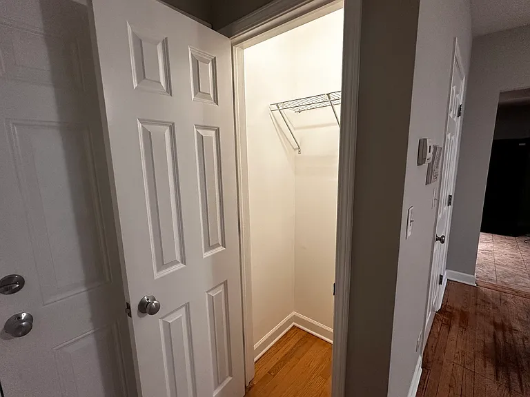 414 W Walnut St #310 — Photo 3
