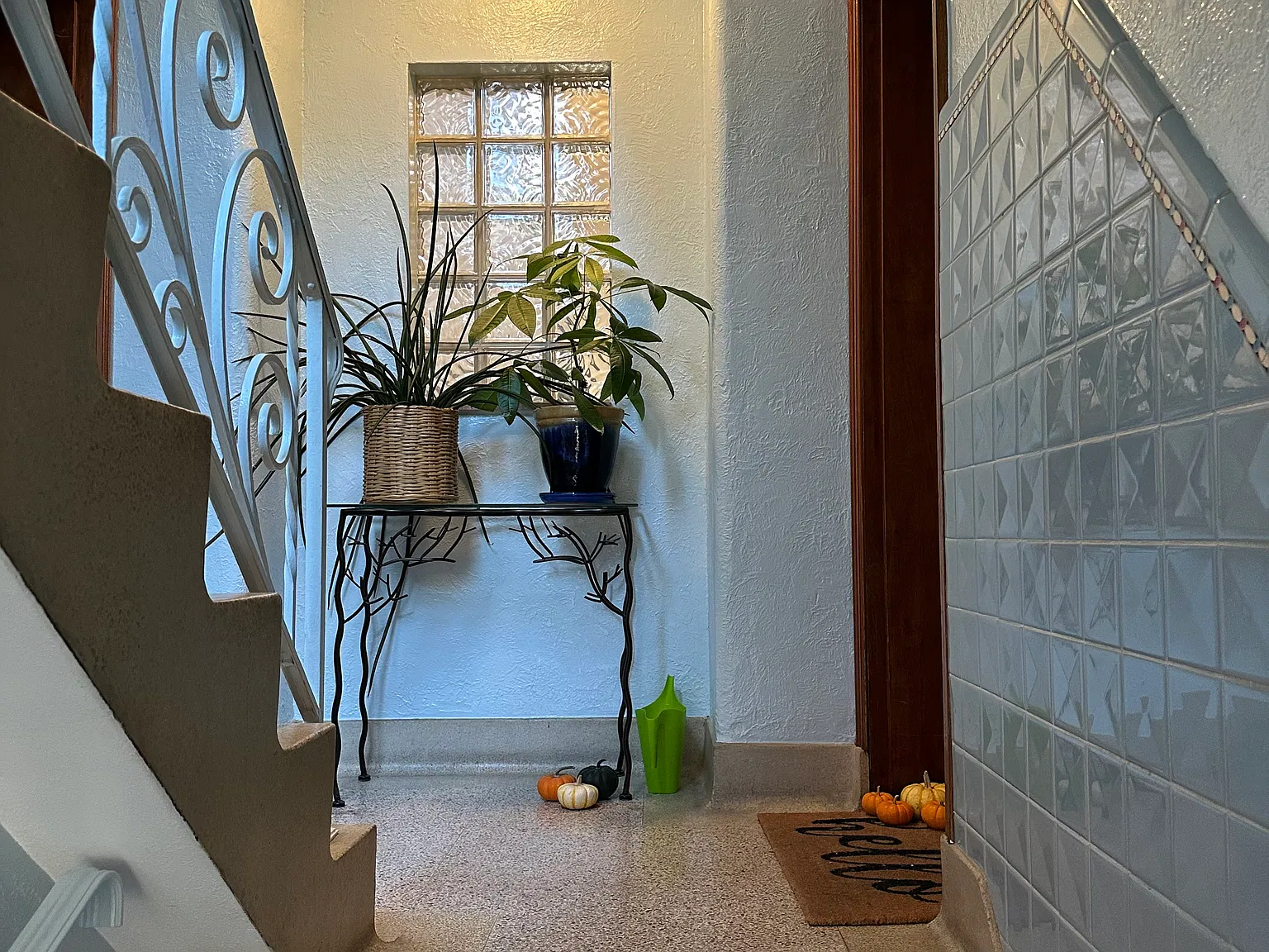 2 bed, 1200 sqft, $1,500 — Photo 2