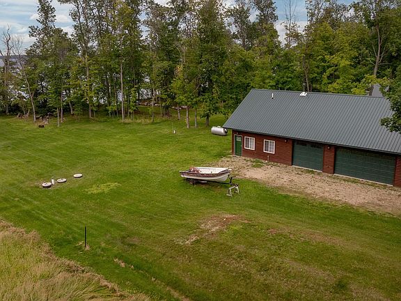 5th image of 3287 Duck Point Dr NW