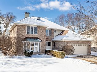 6576 Davane Ln, Downers Grove, IL 60516