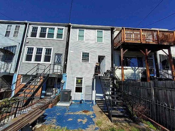 2nd image of 1913 P St SE