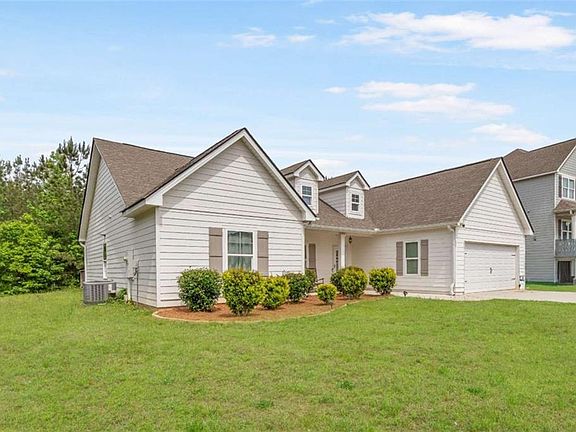 3rd image of 370 Springwater Way