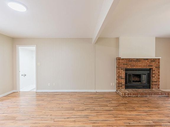 4th image of 1007 Trailwood Dr