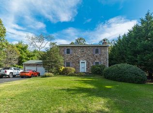 211 Pond Rd, Bohemia, NY 11716