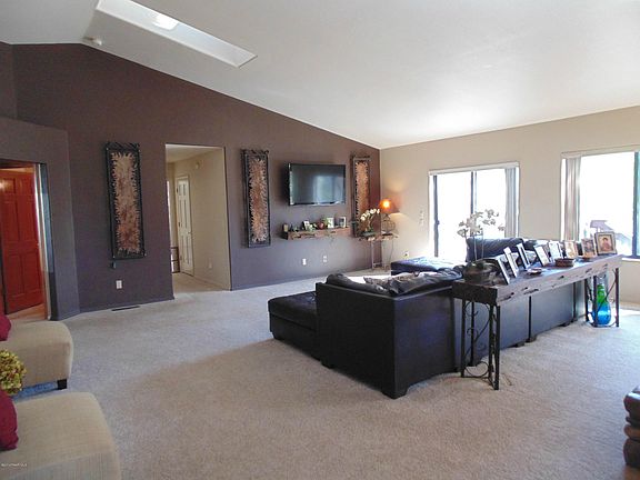 2nd image of 12 W Wildwood Dr