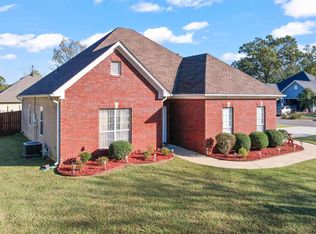8592 Dover Dr, Leeds, AL 35094