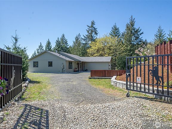 3rd image of 151 NE Myrlis Joy Drive