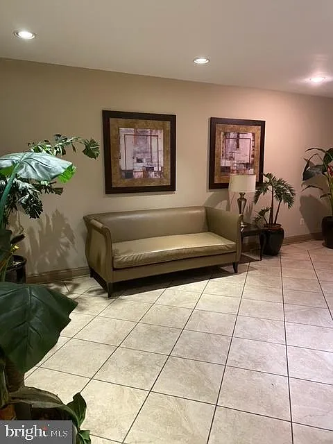 1005 Chillum Rd APT 412 photo 1