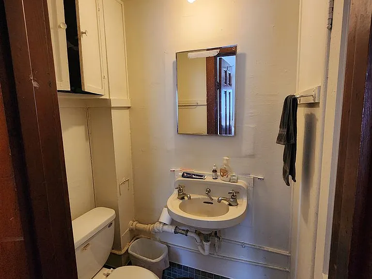 203 S Baldwin St — Photo 8