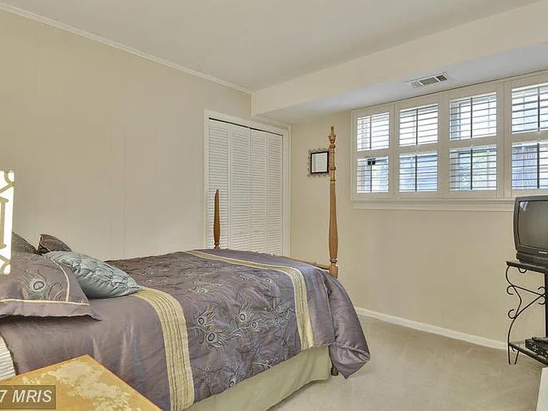 Tildenwood Ln — Photo 2
