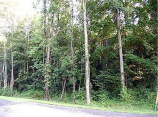 917 W Dover Rd, Pawling, NY 12564