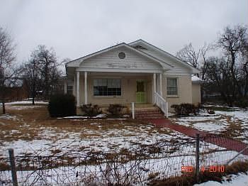 1st image of 616 S College St