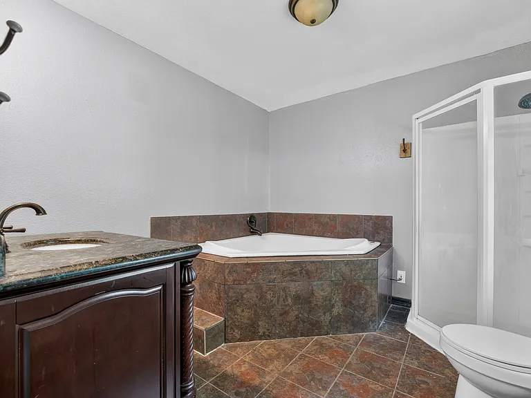 135 County Road 4519 — Photo 19