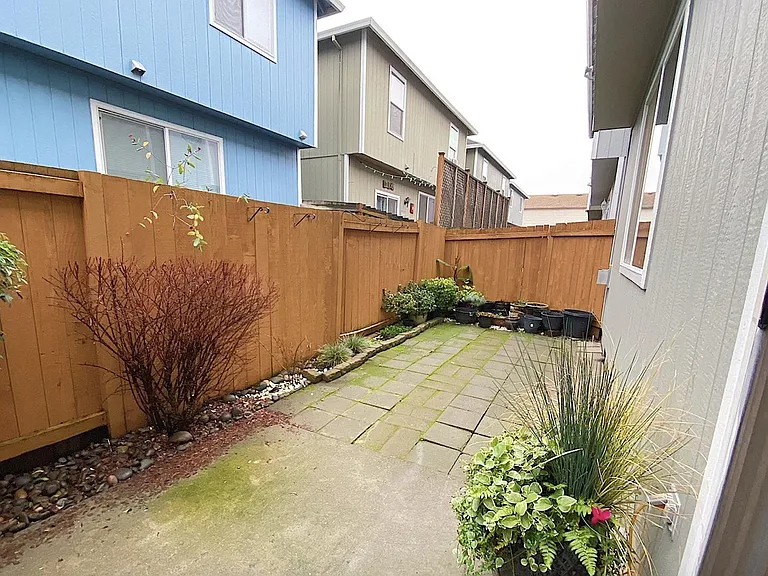 4256 SE Russell St — Photo 18