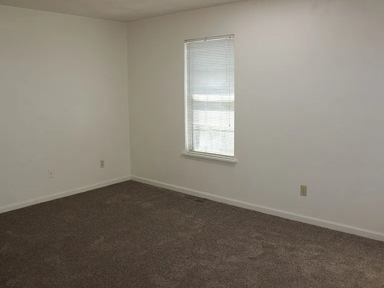 800 Patrick Henry Dr — Photo 10