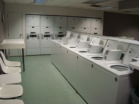 3rd image of 967 Asylum Ave Ofc 1