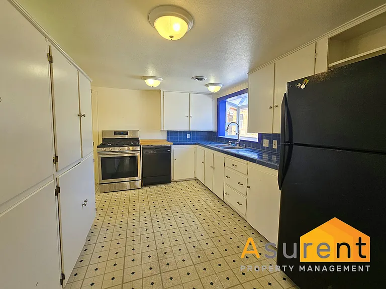 459 Willow St — Photo 7