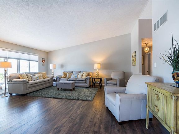 4th image of 611 W Soutar Dr
