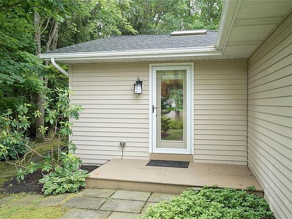 3rd image of 22 Queens Pl