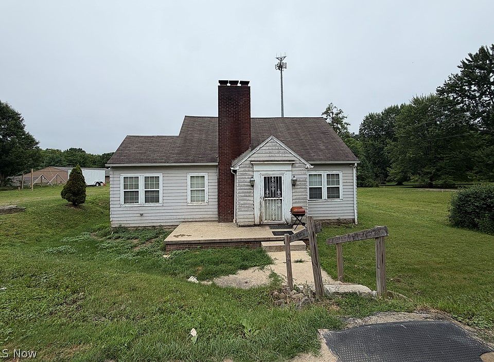 1st image of 1564 Niles Cortland Rd SE