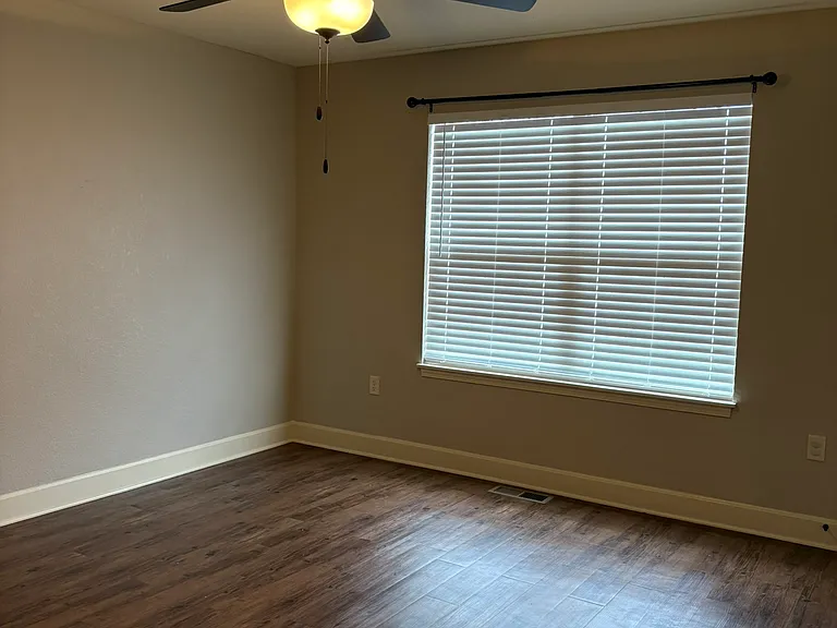 146 Barberry Ln — Photo 10