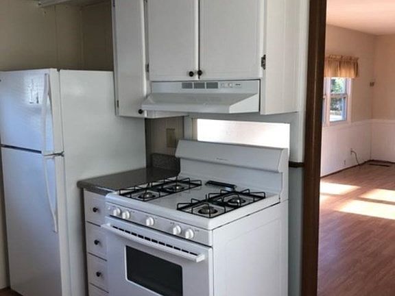 5th image of 12 Garden Ln
