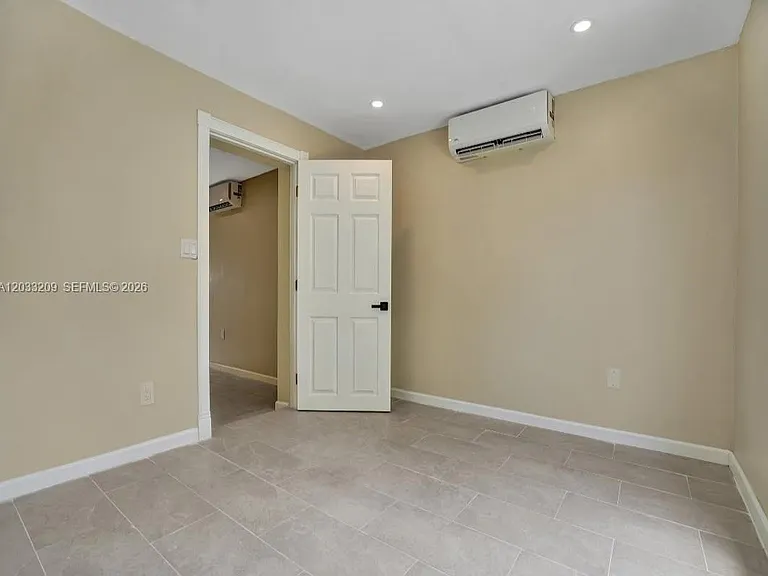 2442 Garfield St #4 — Photo 11