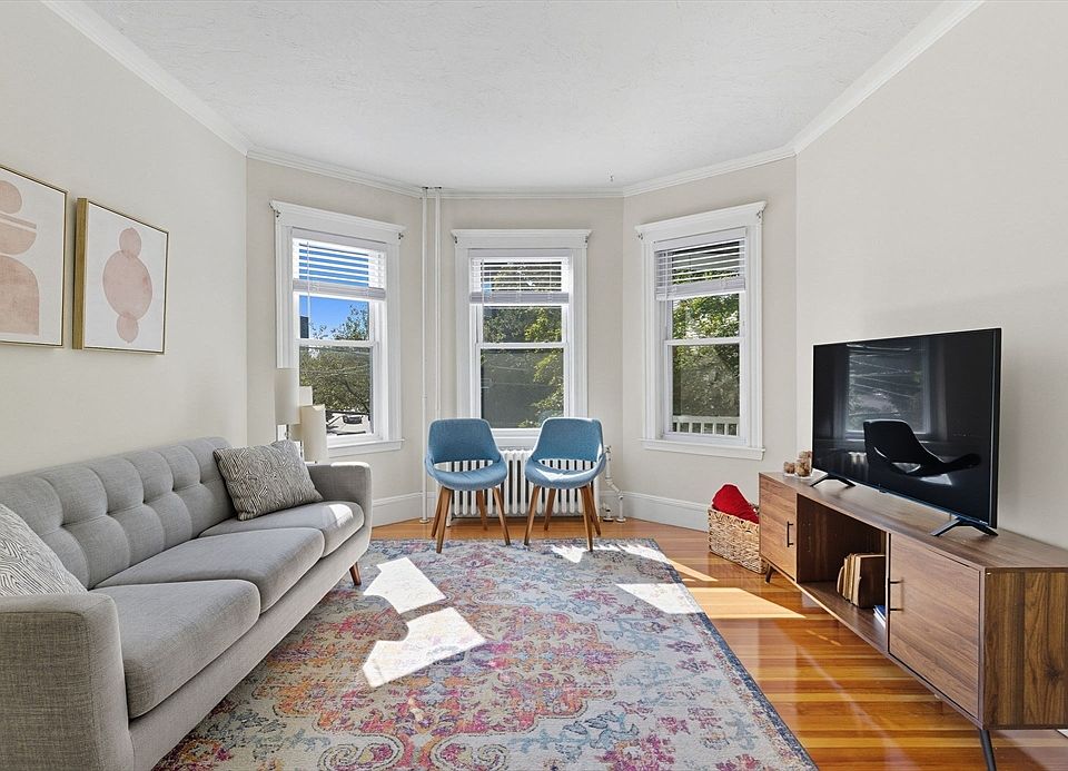 1st image of 20 Rice St #2