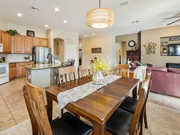 5th image of 2997 E PARKVIEW Drive
