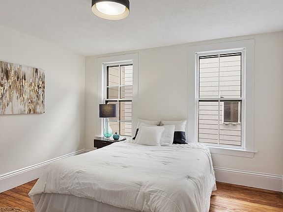 3rd image of 52 & 54 Bonair St #3