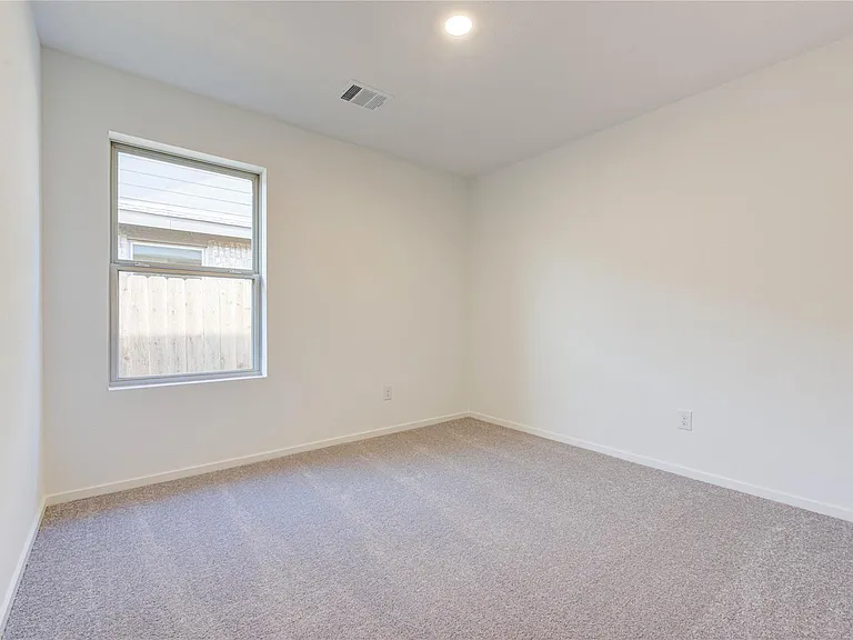 3146 Savannah Rose Dr — Photo 2