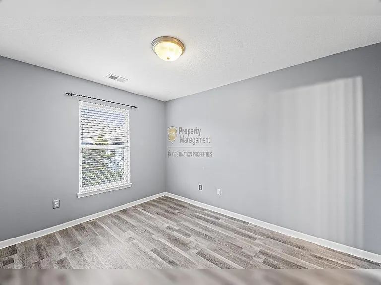 8938 Boehm Dr — Photo 15