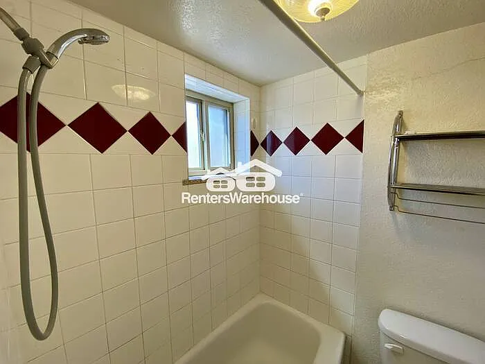 Building Photo - 655 N Pearl St #206