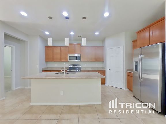4th image of 7203 W Southgate Ave