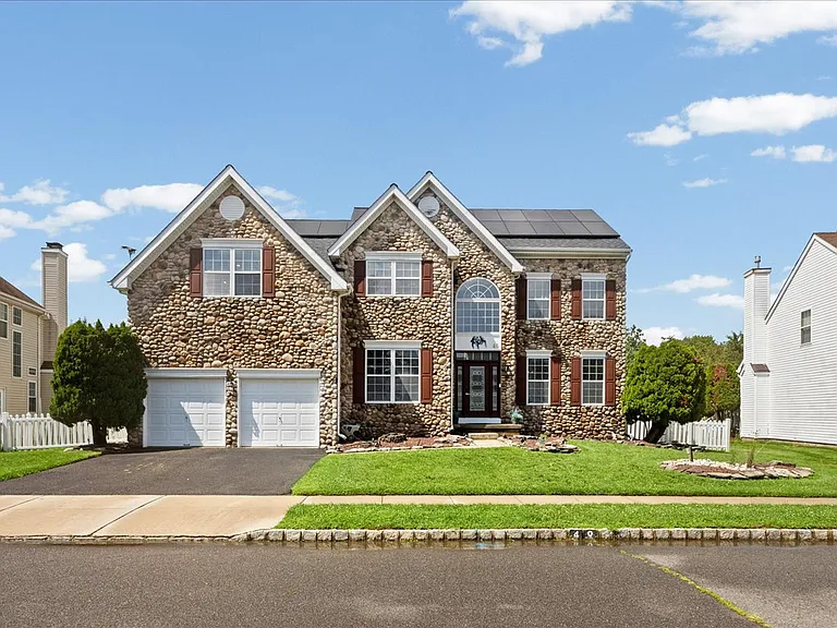 49 Equestrian Dr — Photo 1