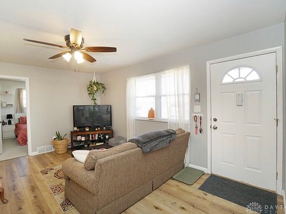 3rd image of 525 Chapman St #529