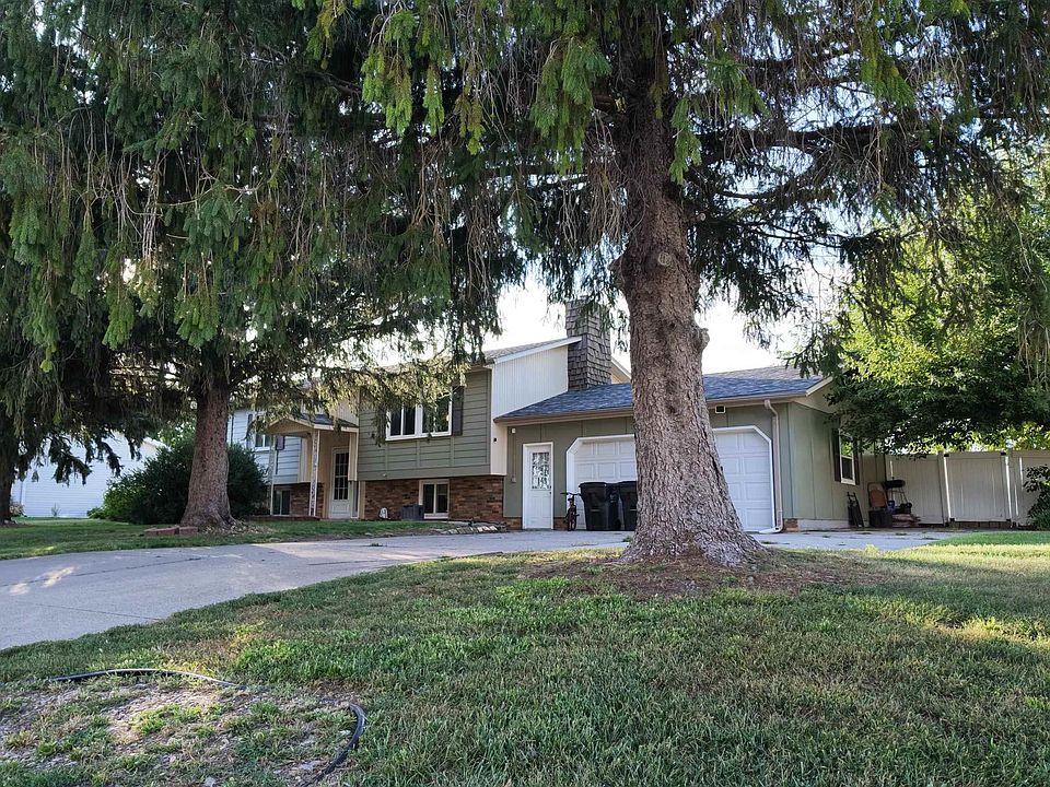 1st image of 1 Evergreen Ln