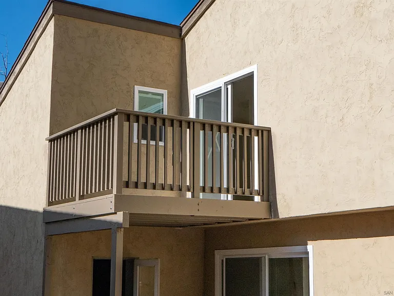 4258 Robbins St — Photo 11