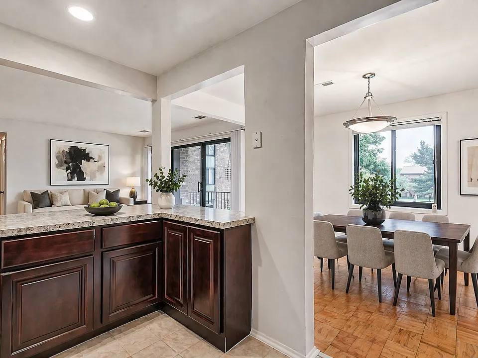 Open kitchen with breakfast bar