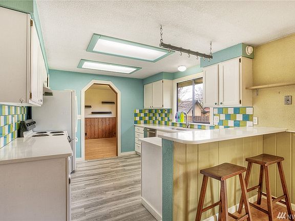 5th image of 2138 27th Ct NE