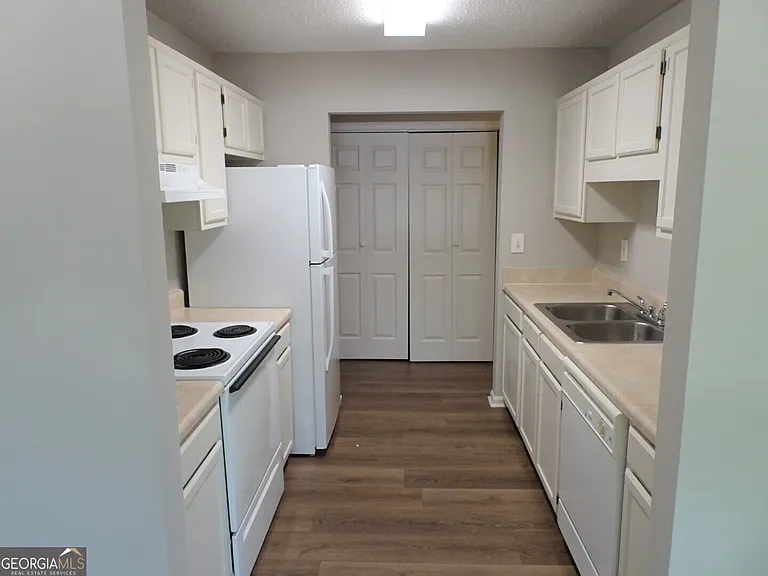 13 Oakmount Dr — Photo 4