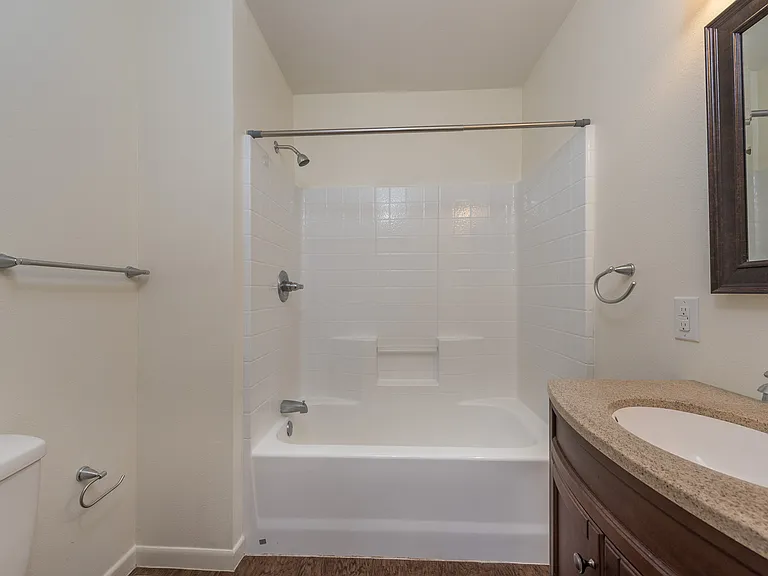 714 Broadmoor Dr — Photo 11