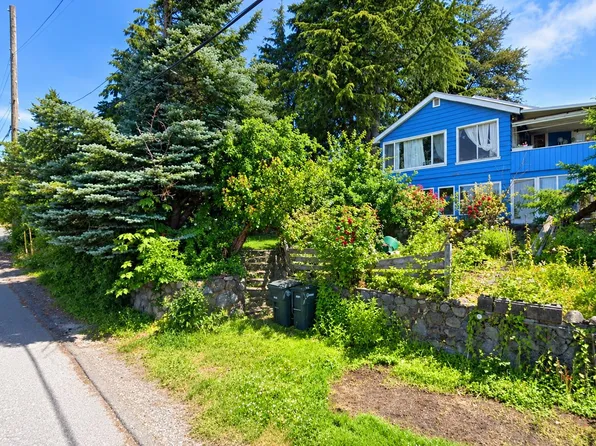 4990 Empire Dr, Burnaby, BC V5B 1M6