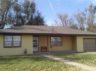 2615 S Broadacres Rd, Hutchinson, KS 67501