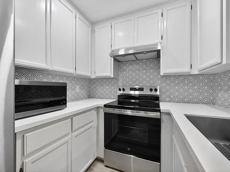 935 La Mesa Ter #G — Photo 11