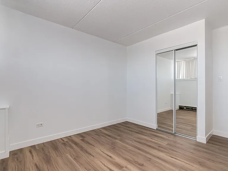 10 Frobisher Blvd SE — Photo 43