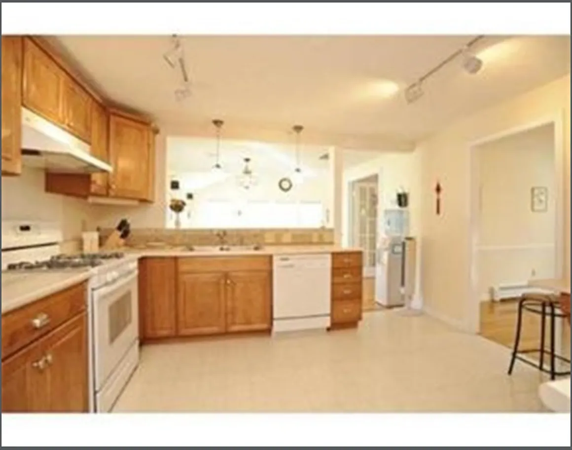 4 bed, 3000 sqft, $7,400 — Photo 4